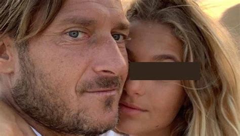 Totti annuncia conseguenze legali per la copertina con Chanel